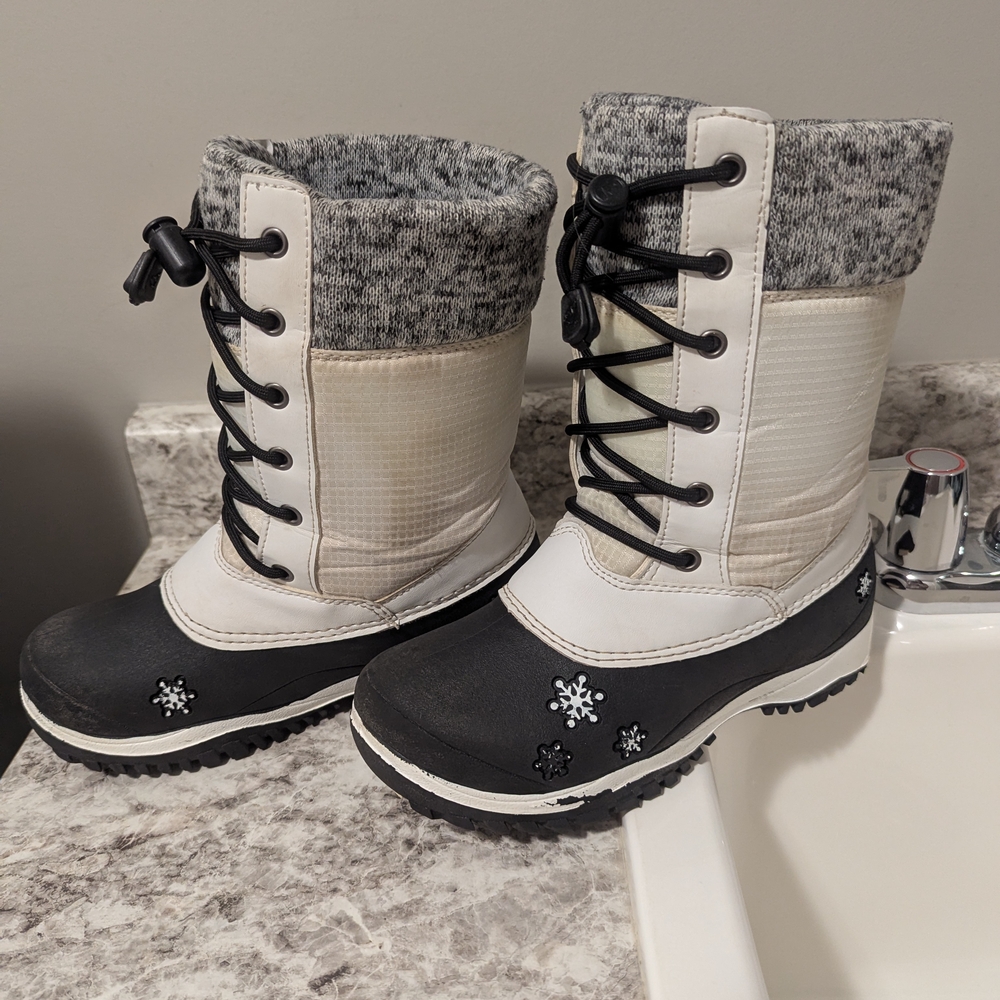 Kids Winter Boots - Black and White
